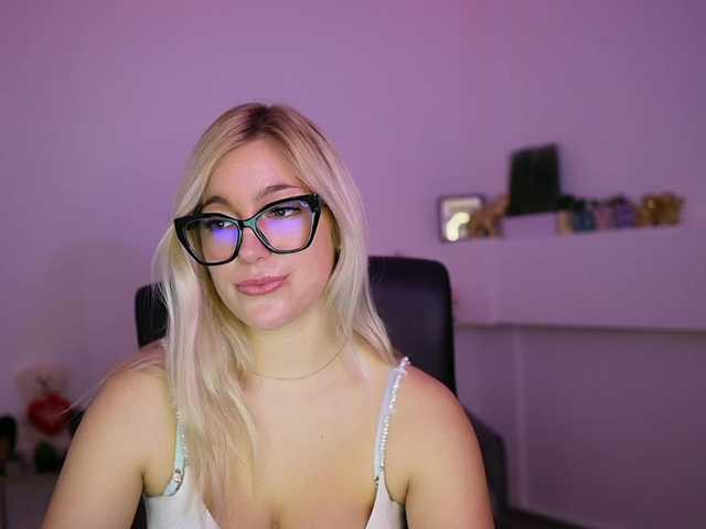 leokitty's BongaCams show and profile