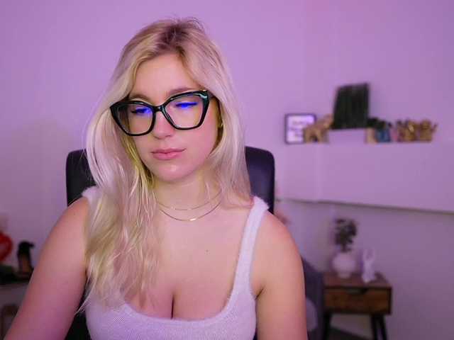 leokitty's BongaCams show and profile