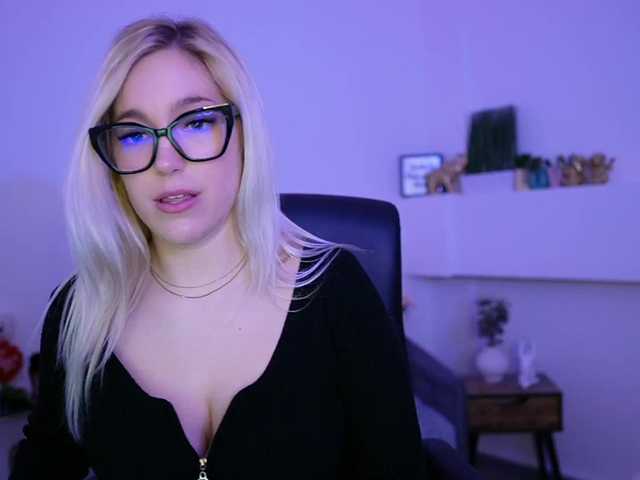 leokitty's BongaCams show and profile