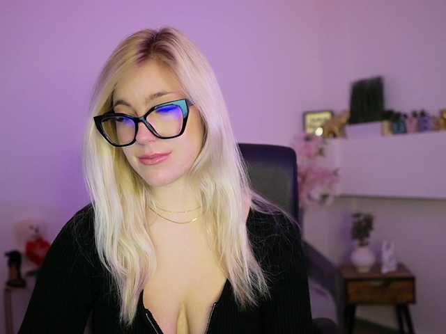 leokitty's BongaCams show and profile