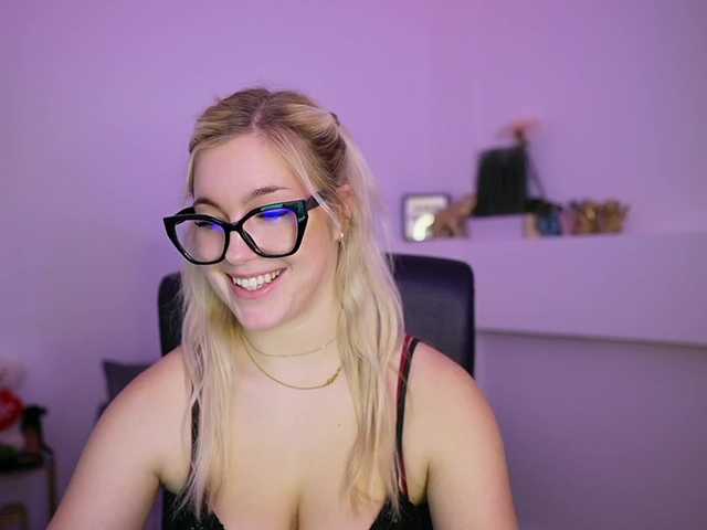 leokitty's BongaCams show and profile