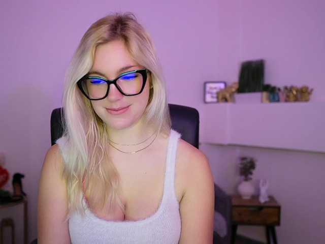 leokitty's BongaCams show and profile