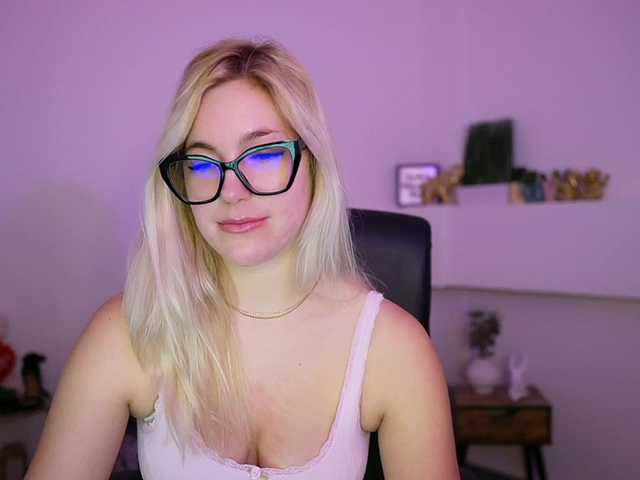 leokitty's BongaCams show and profile