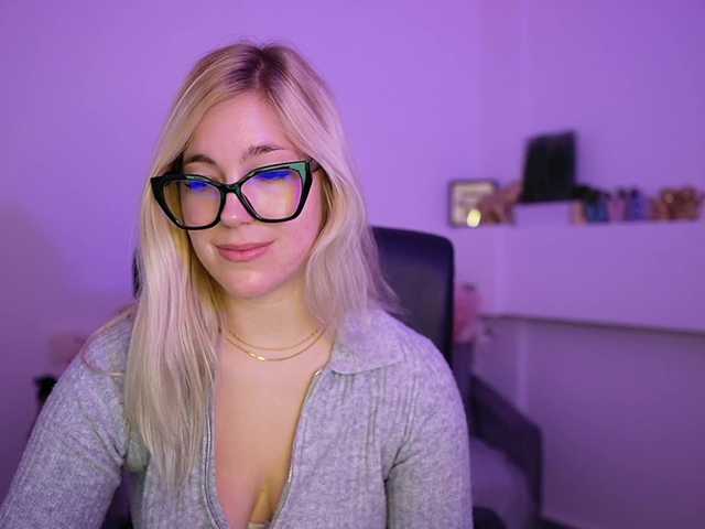 leokitty's BongaCams show and profile