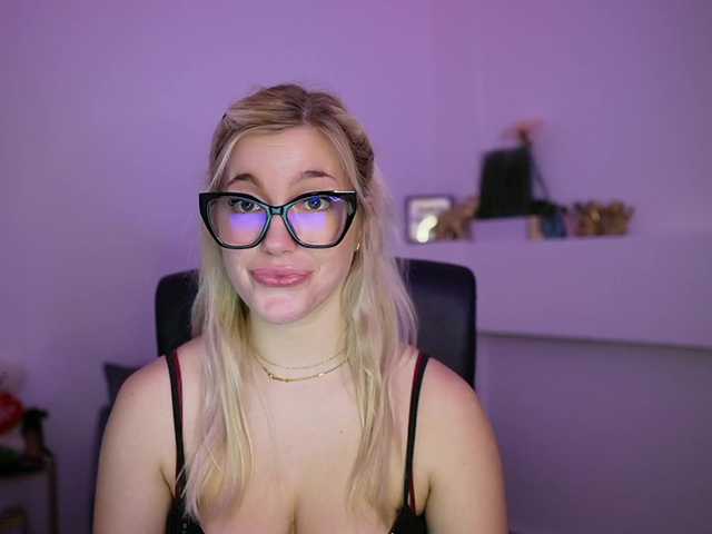 leokitty's BongaCams show and profile