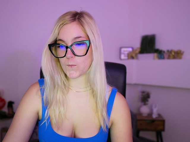 leokitty's BongaCams show and profile