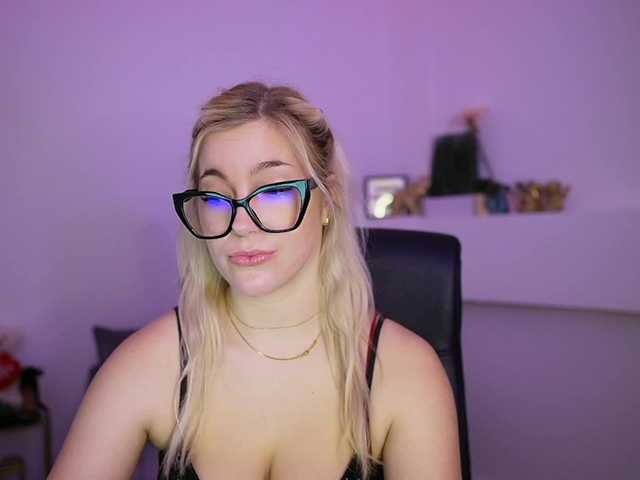 leokitty's BongaCams show and profile