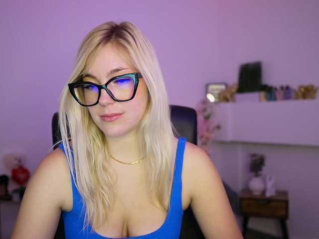 leokitty's BongaCams show and profile