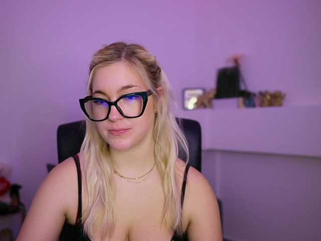 leokitty's BongaCams show and profile