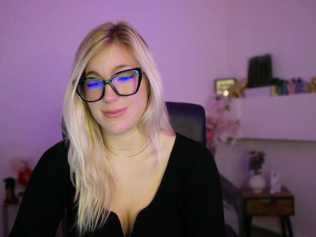 leokitty's BongaCams show and profile