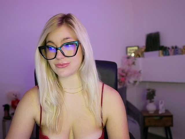 leokitty's BongaCams show and profile