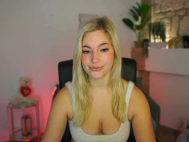 leokitty's BongaCams show and profile