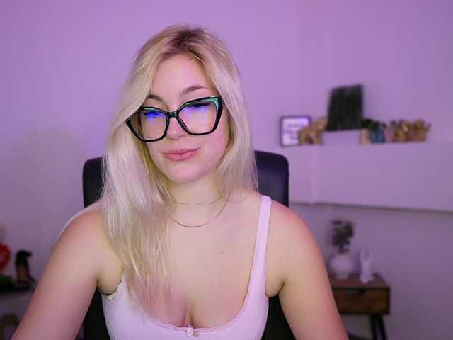 leokitty's BongaCams show and profile