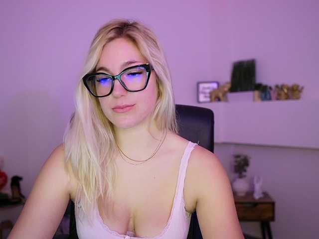 leokitty's BongaCams show and profile