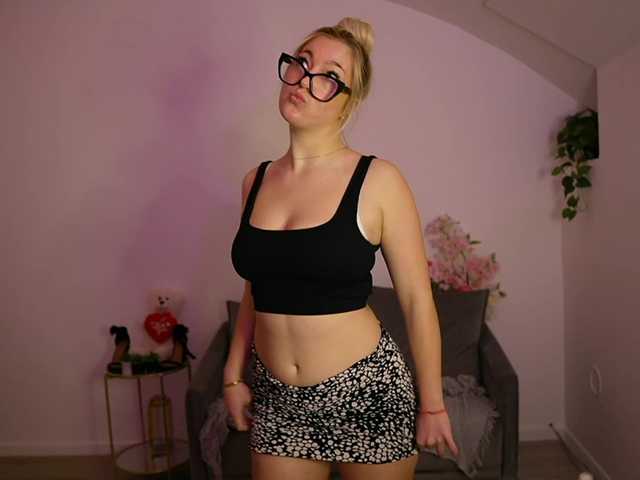 leokitty's BongaCams show and profile