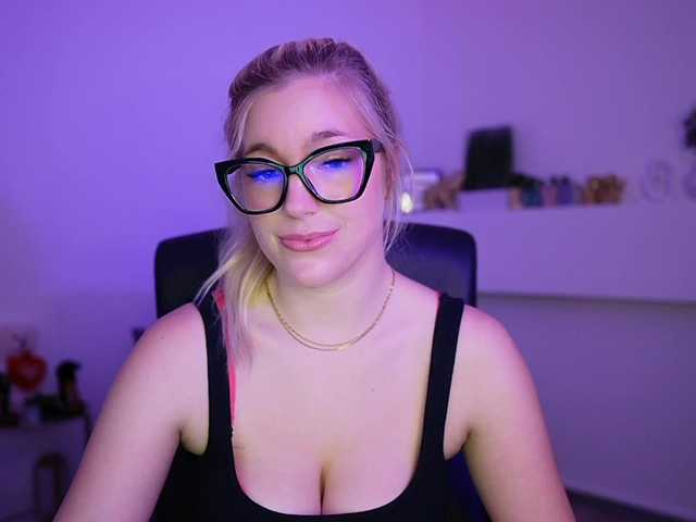 leokitty's BongaCams show and profile