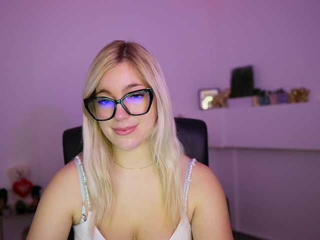 leokitty's BongaCams show and profile