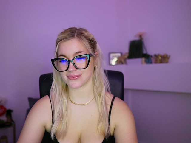 leokitty's BongaCams show and profile