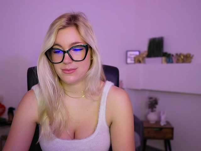 leokitty's BongaCams show and profile