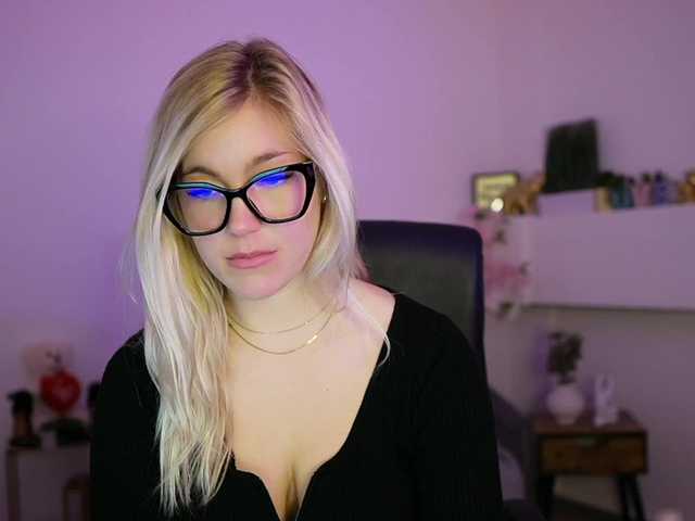 leokitty's BongaCams show and profile