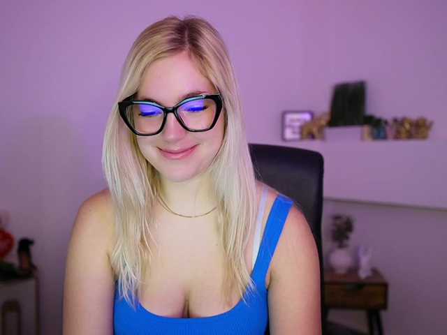 leokitty's BongaCams show and profile