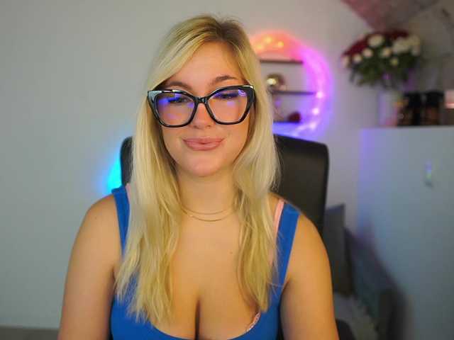 leokitty's BongaCams show and profile