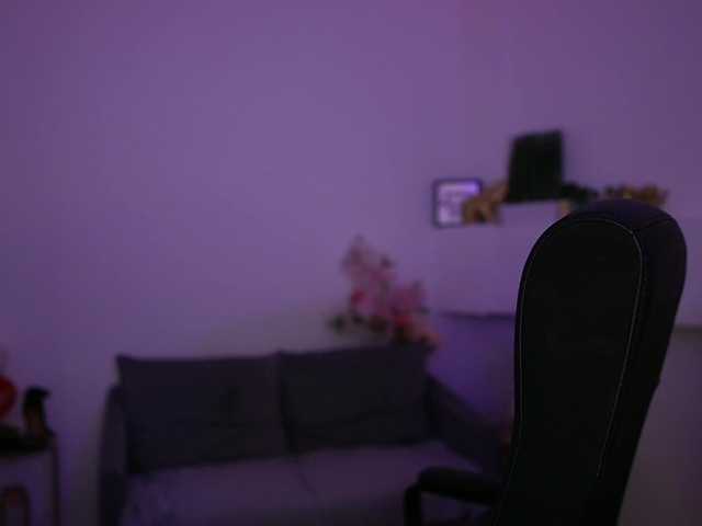 leokitty's BongaCams show and profile