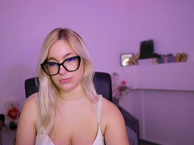 leokitty's BongaCams show and profile