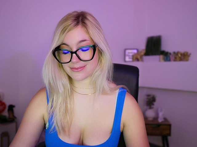 leokitty's BongaCams show and profile