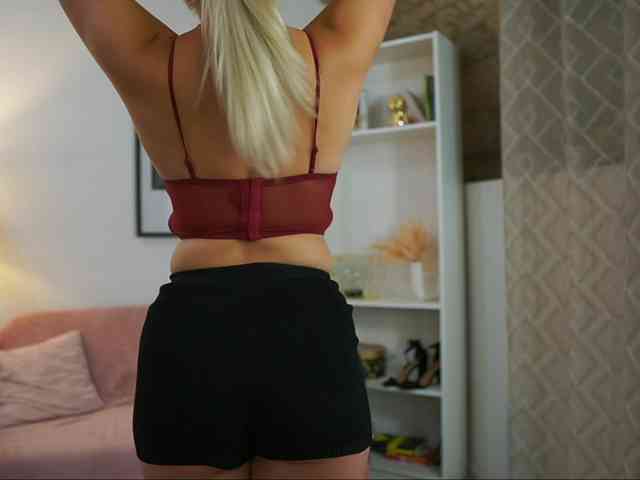 leokitty Live Webcam on BongaCams