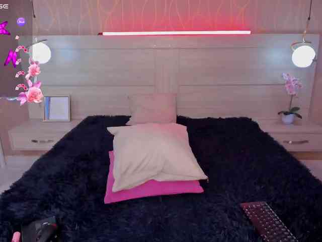 MiiaVixen webcam