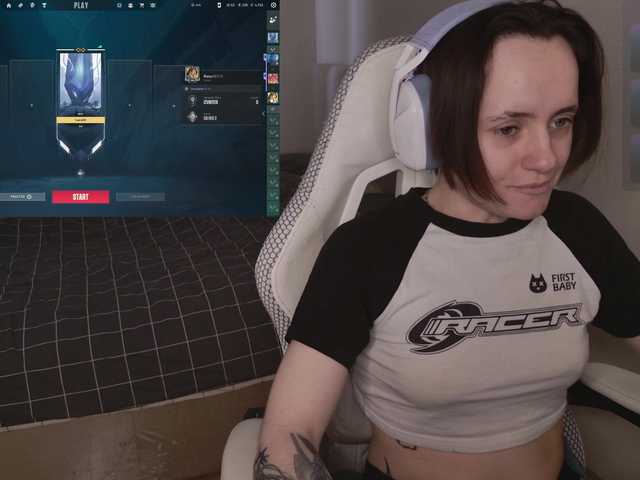 LunaL0ve's BongaCams show and profile