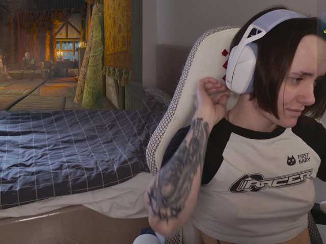 LunaL0ve's BongaCams show and profile