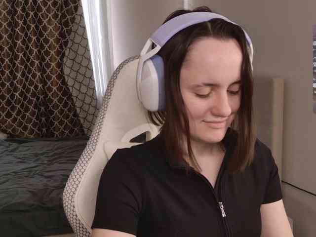 LunaL0ve webcam