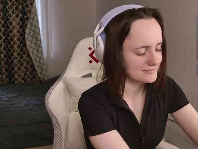LunaL0ve webcam
