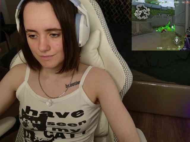LunaL0ve webcam