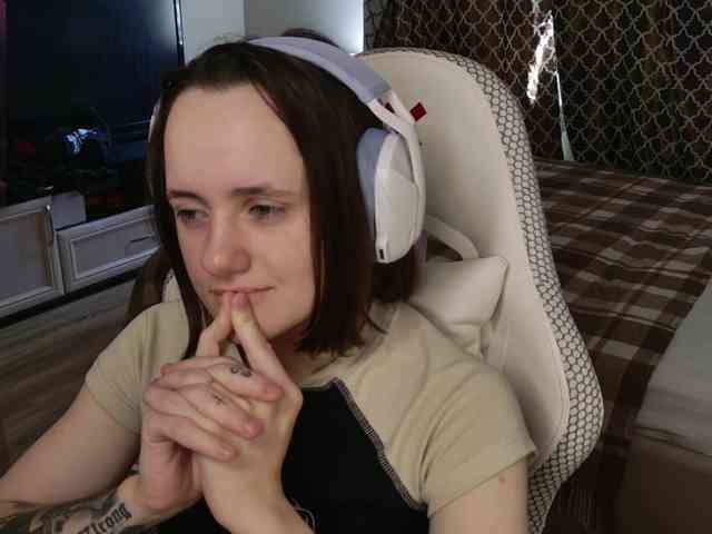 LunaL0ve webcam