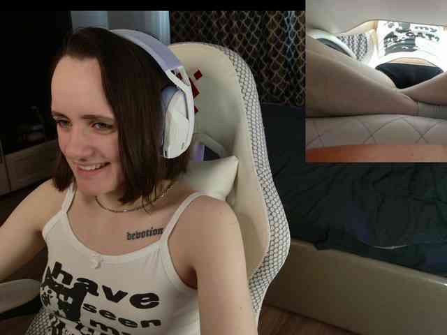 LunaL0ve webcam