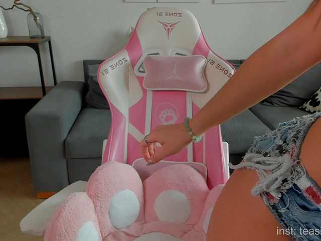 Naomimif's BongaCams show and profile