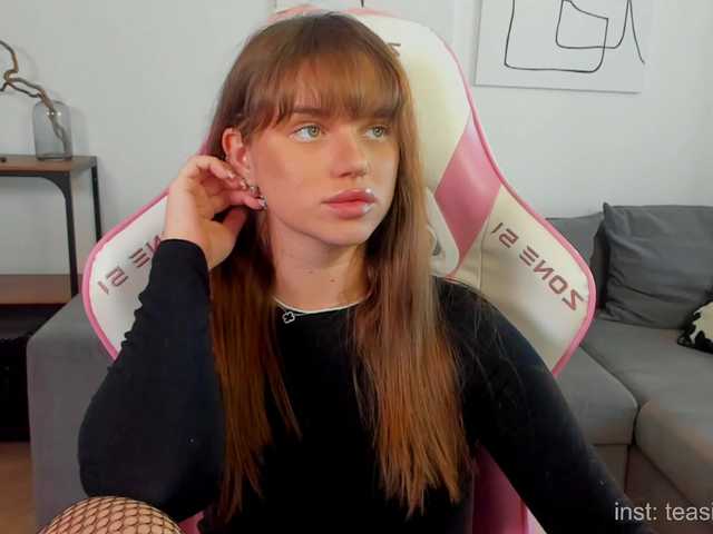 Naomimif's BongaCams show and profile