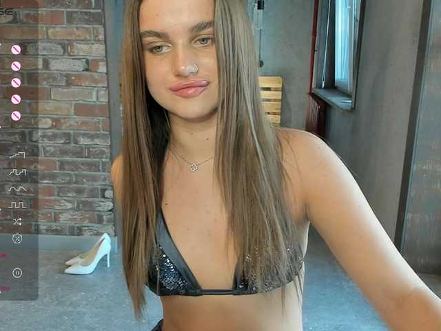 Naomimif from BongaCams