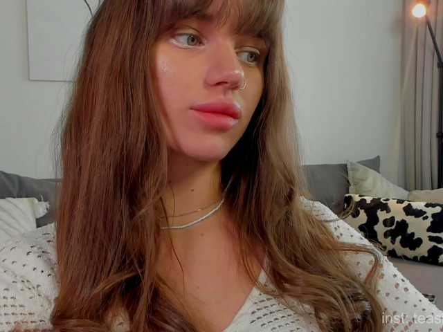 Naomimif's BongaCams show and profile