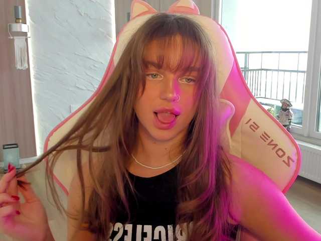 Naomimif on BongaCams