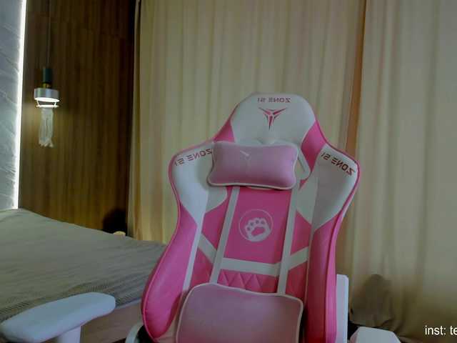 Naomimif from BongaCams