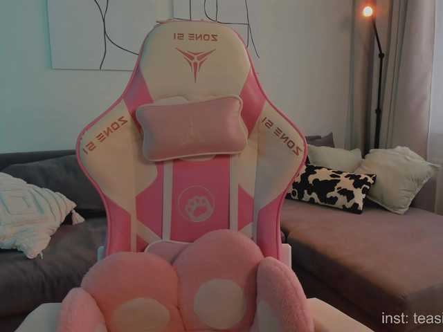 Naomimif's BongaCams show and profile