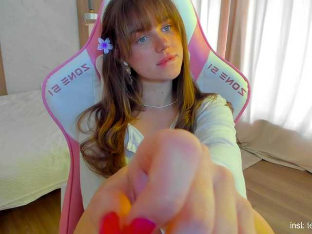 Check-out the wet 19 years old Naomimif from BongaCams as she gets crazy Naomimif from BongaCams