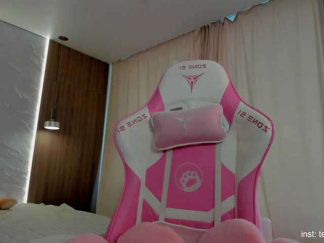 Naomimif's BongaCams show and profile