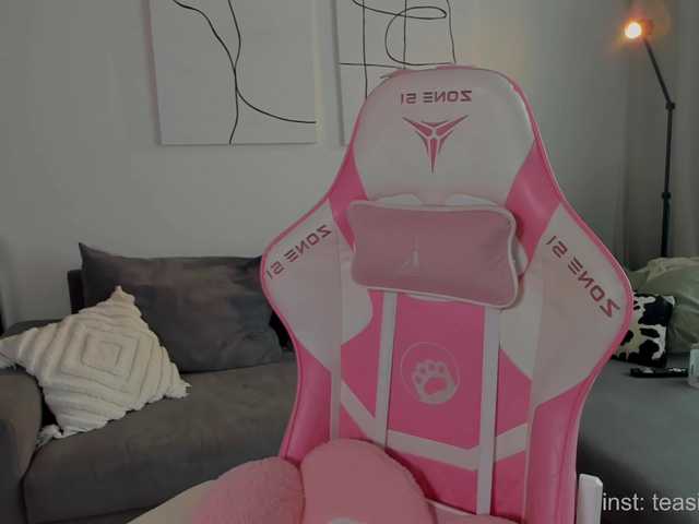 Naomimif's BongaCams show and profile