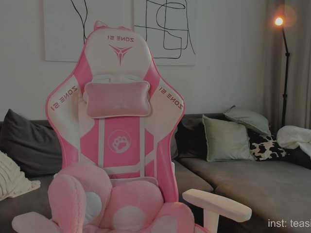 Naomimif's BongaCams show and profile