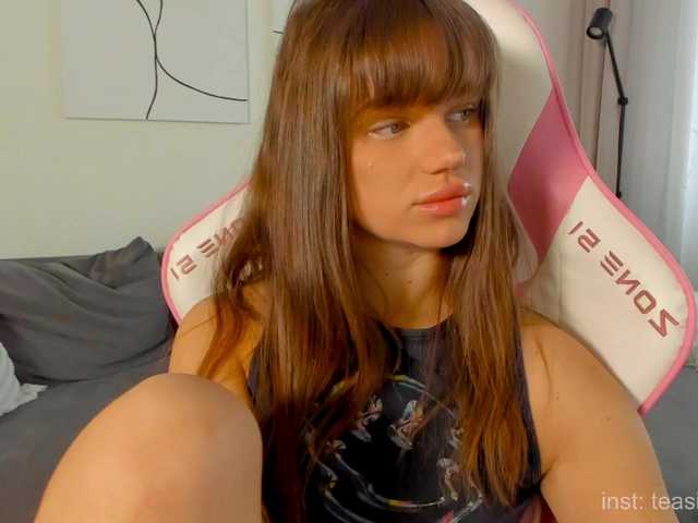 Naomimif's BongaCams show and profile